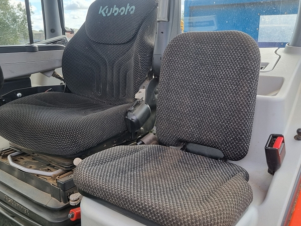 Chris Atkin & Son Ltd - Kubota M7151 Premium